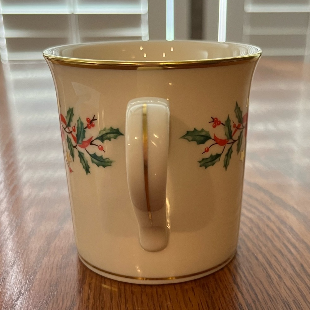 Vintage Lenox Disney Mickey Mouse Holiday coffee mug. - Picture 6 of 6